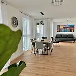 Amao Pearl - Rollstuhlgerechtes Premium - Naehe Messe Appartement Offenbourg