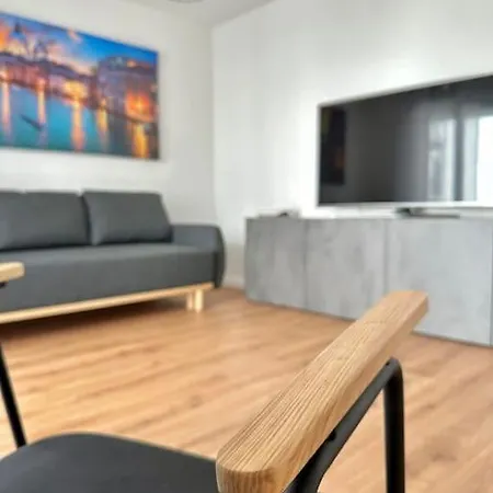 Amao Pearl - Rollstuhlgerechte - 94 Qm - Balkon & Tiefgarage - Aufzug - Naehe Messe - Bis 10 Pers 2whg