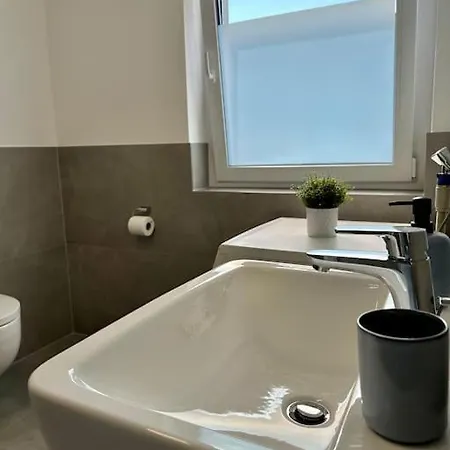 Amao Pearl - Rollstuhlgerechte - 94 Qm - Balkon & Tiefgarage - Aufzug - Naehe Messe - Bis 10 Pers 2whg شقة