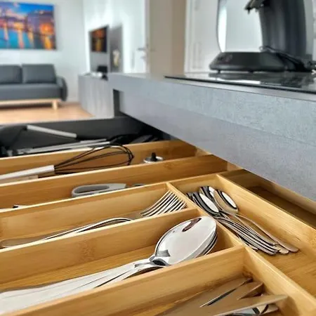 Amao Pearl - Rollstuhlgerechte - 94 Qm - Balkon & Tiefgarage - Aufzug - Naehe Messe - Bis 10 Pers 2whg *