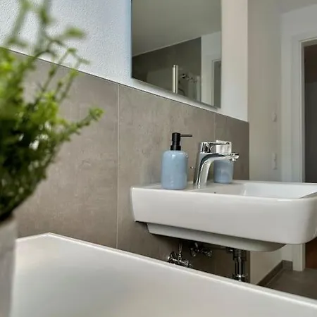 شقة Amao Pearl - Rollstuhlgerechte - 94 Qm - Balkon & Tiefgarage - Aufzug - Naehe Messe - Bis 10 Pers 2whg *